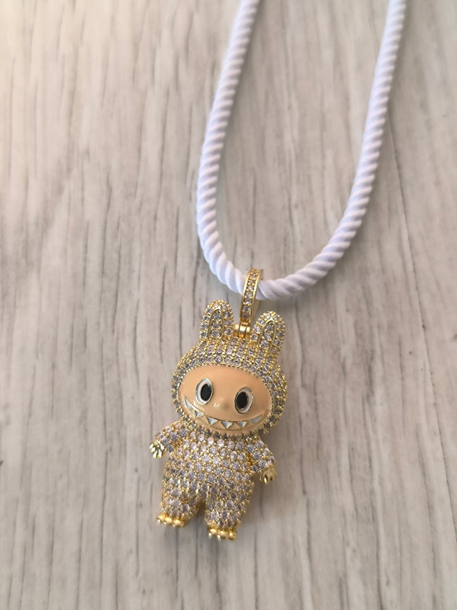 Collar Labubu Dorado
