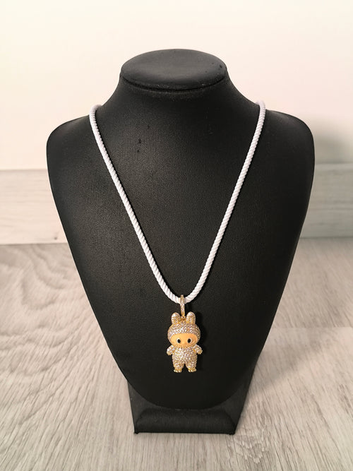 Collar Labubu Dorado