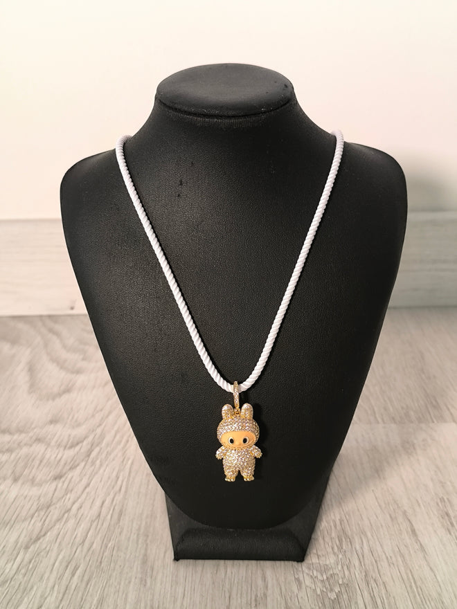 Collar Labubu Dorado
